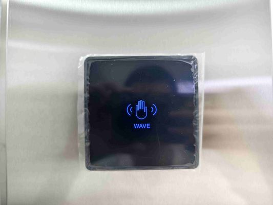 Έξυπνο ντους με συρόμενη πόρτα με αναγνώριση προσώπου.